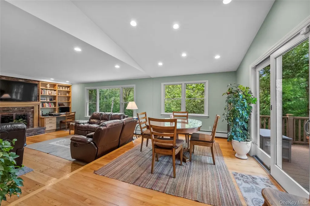 33 Sammis Lane White Plains NY 10605