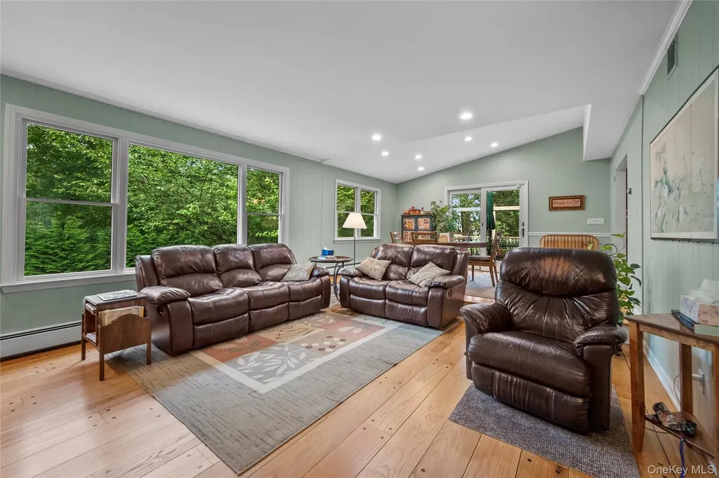 33 Sammis Lane White Plains NY 10605