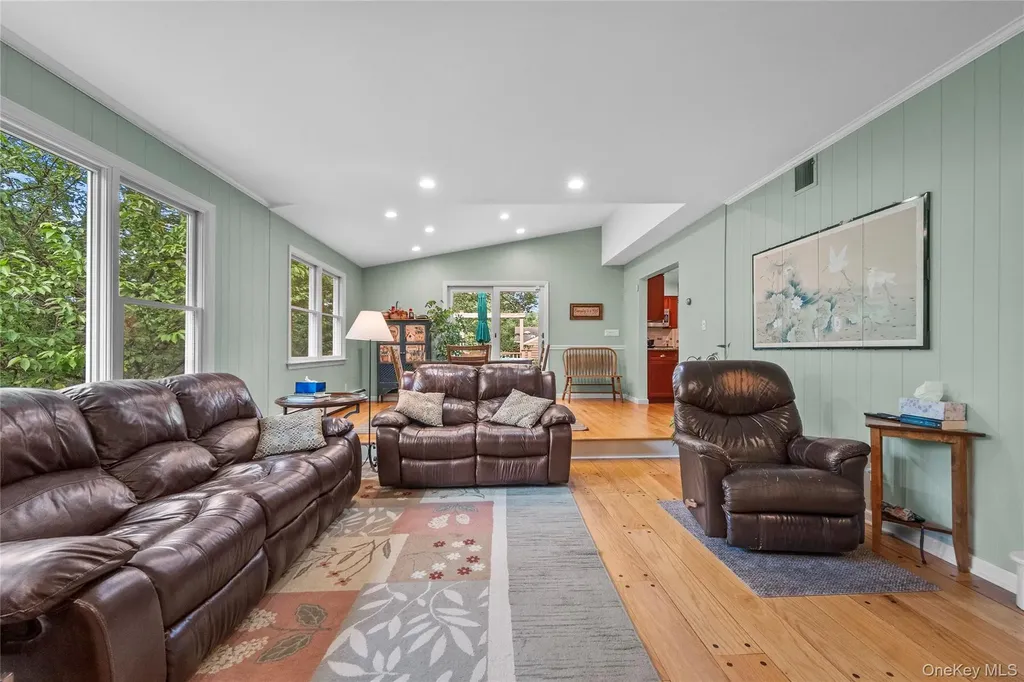 33 Sammis Lane White Plains NY 10605