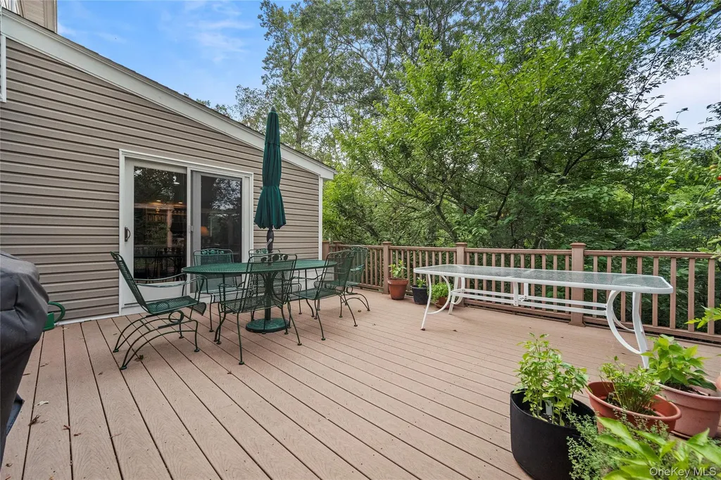 33 Sammis Lane White Plains NY 10605