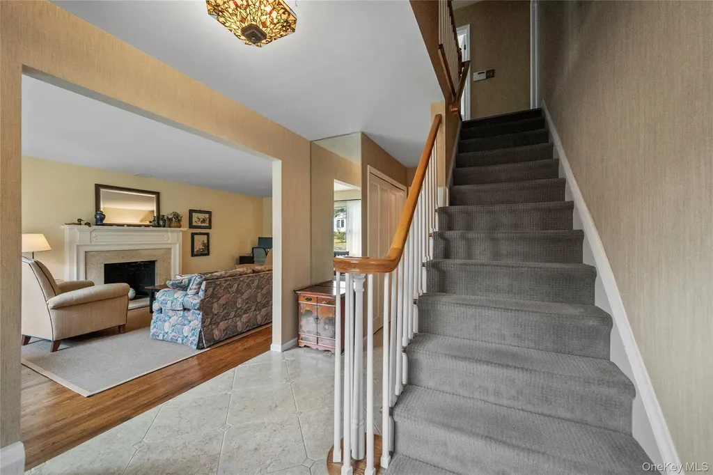 33 Sammis Lane White Plains NY 10605