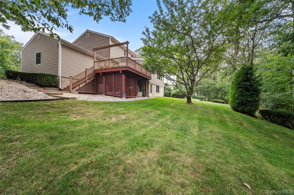 33 Sammis Lane White Plains NY 10605
