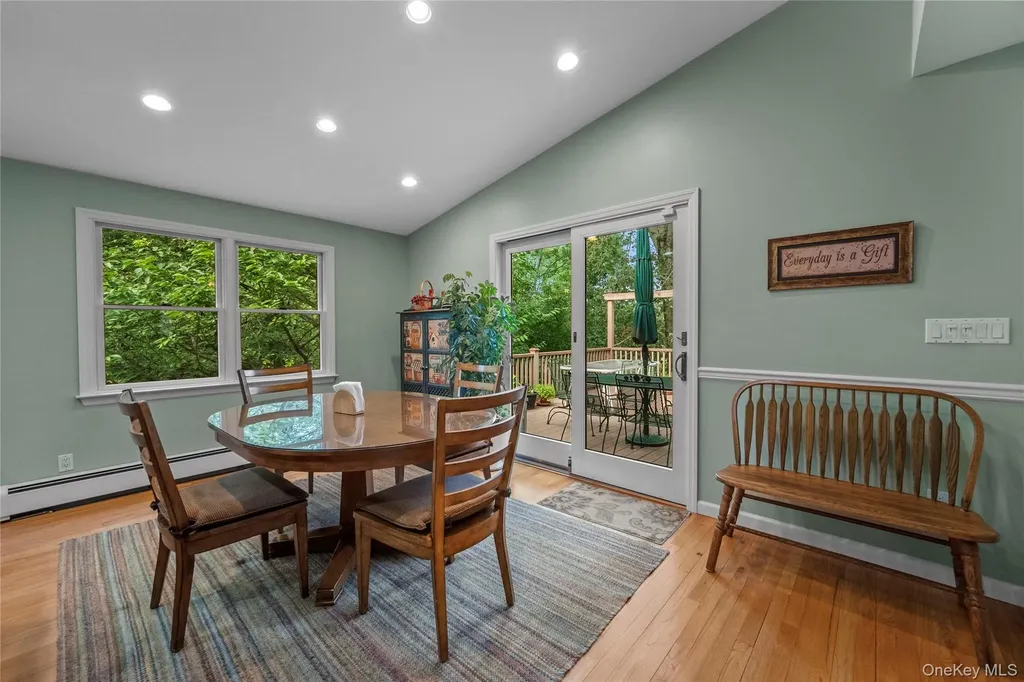 33 Sammis Lane White Plains NY 10605