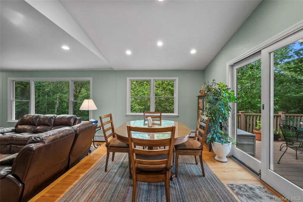 33 Sammis Lane White Plains NY 10605