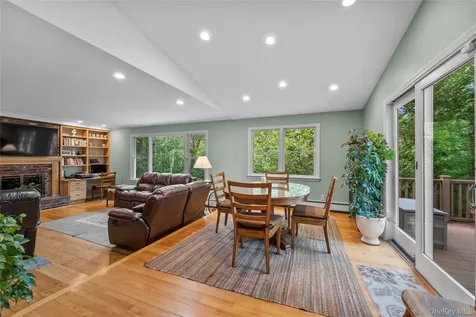 33 Sammis Lane White Plains NY 10605