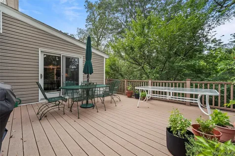 33 Sammis Lane White Plains NY 10605