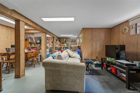 33 Sammis Lane White Plains NY 10605