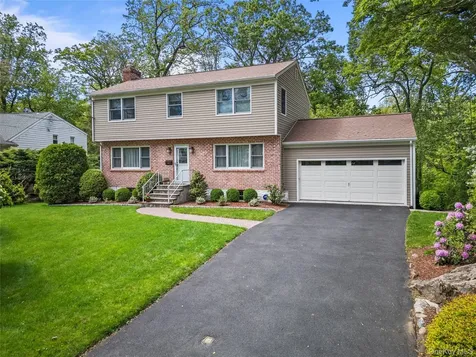 33 Sammis Lane White Plains NY 10605