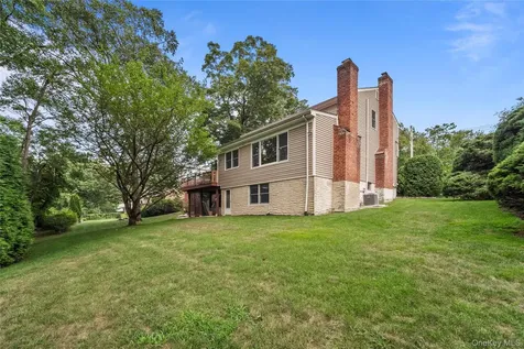 33 Sammis Lane White Plains NY 10605
