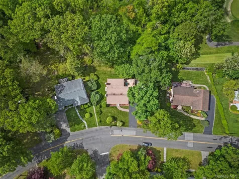 33 Sammis Lane White Plains NY 10605