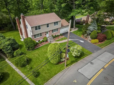 33 Sammis Lane White Plains NY 10605