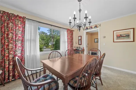 33 Sammis Lane White Plains NY 10605