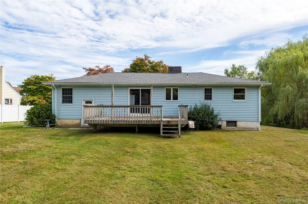 33 Ridgeview Avenue Mahopac NY 10541