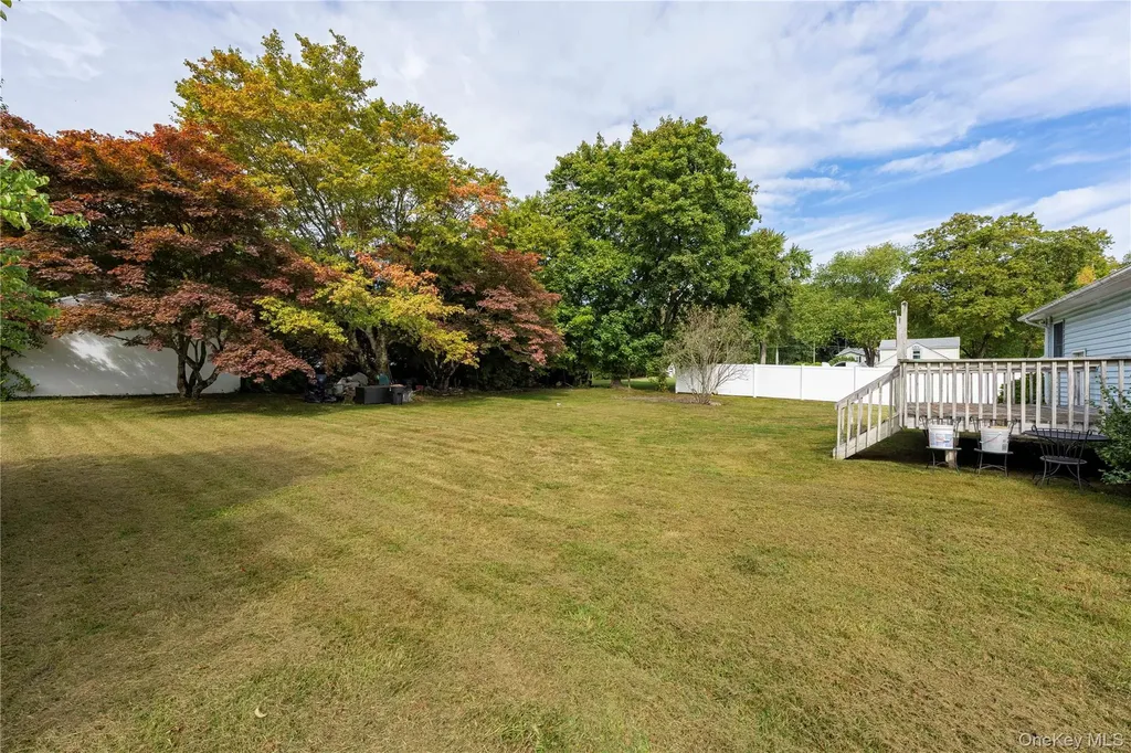 33 Ridgeview Avenue Mahopac NY 10541