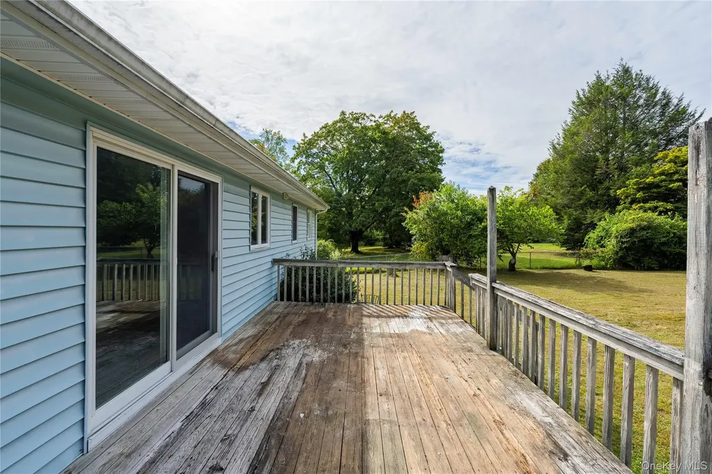 33 Ridgeview Avenue Mahopac NY 10541