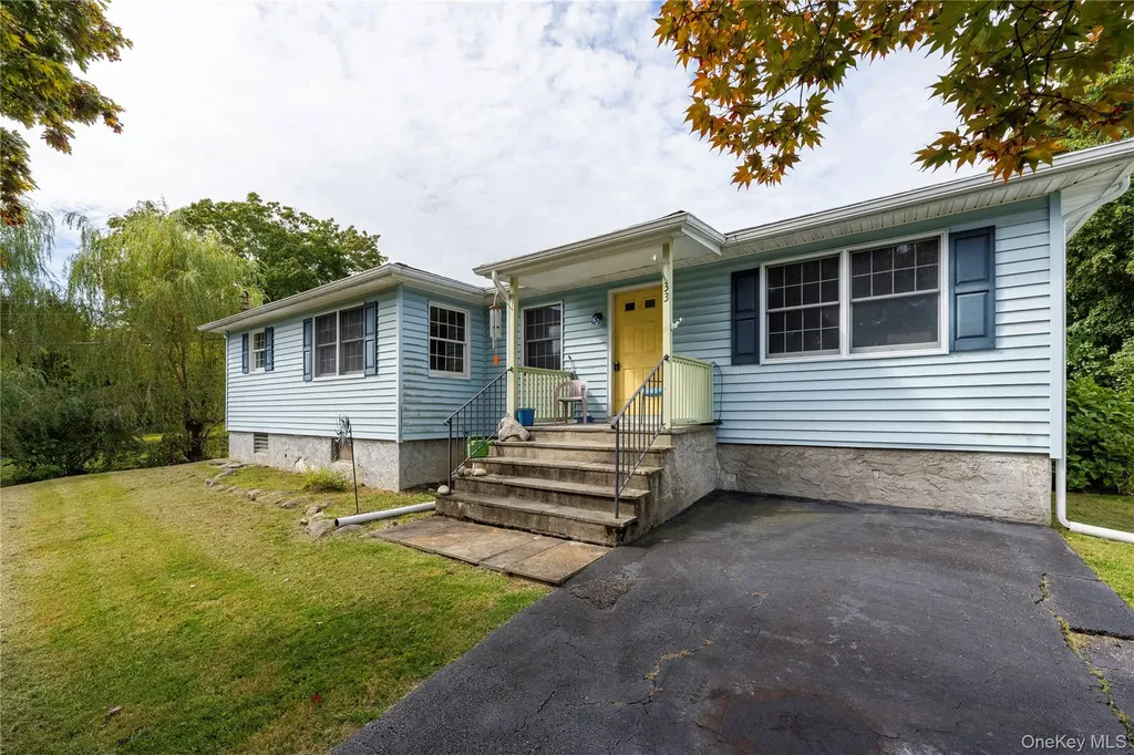 33 Ridgeview Avenue Mahopac NY 10541