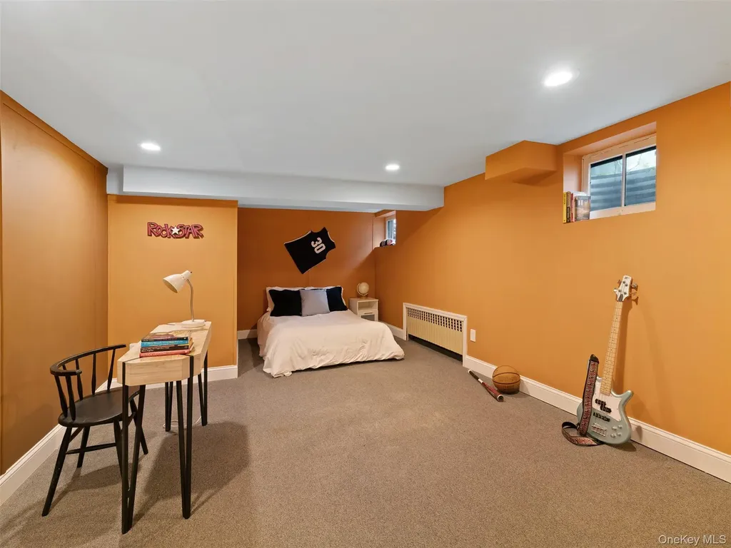 215 N Brookside Avenue Freeport NY 11520
