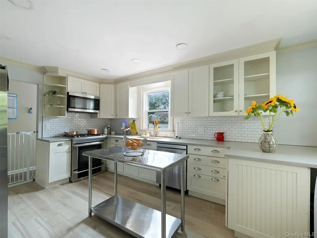 215 N Brookside Avenue Freeport NY 11520