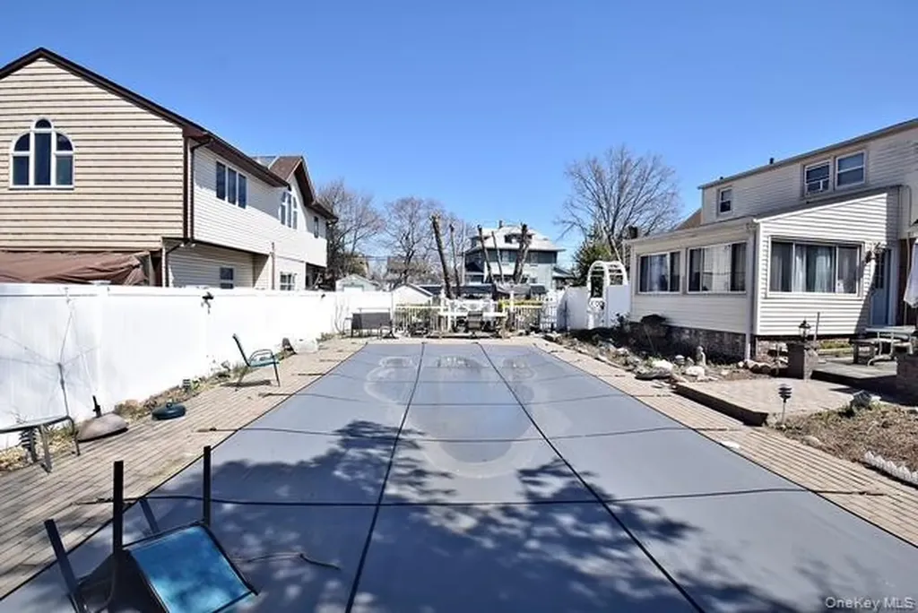 2900 Stevens Street Oceanside NY 11572