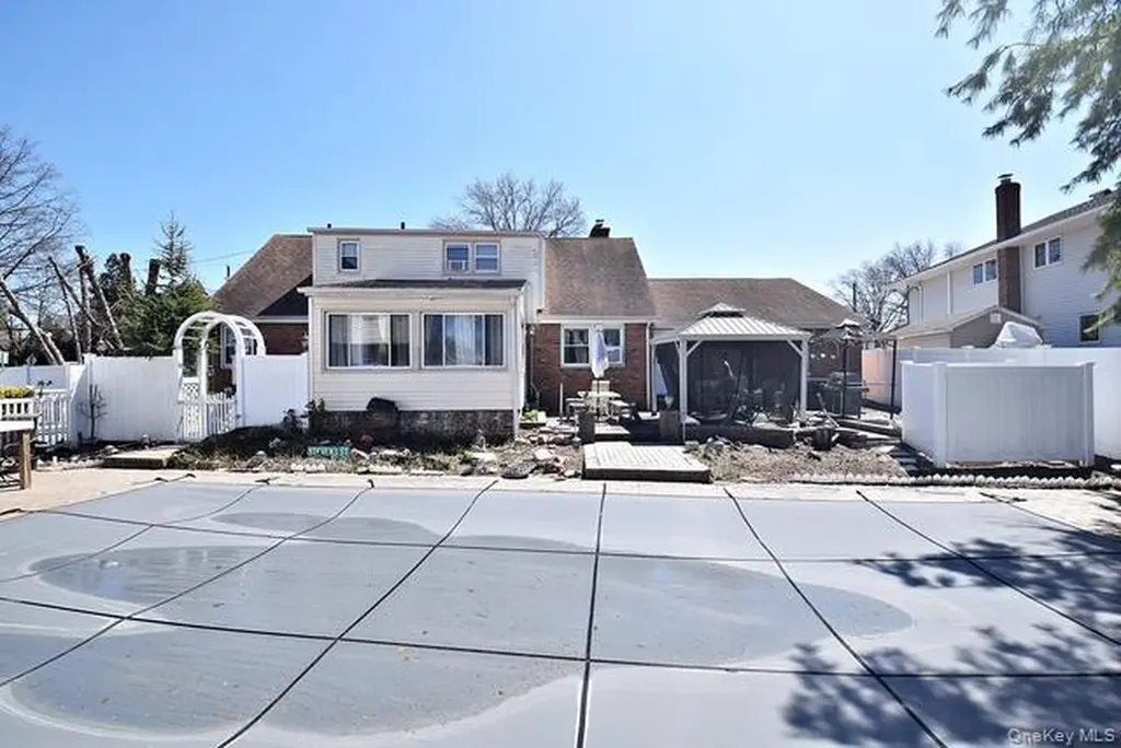 2900 Stevens Street Oceanside NY 11572