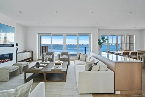 686 Dune Road Westhampton Dunes NY 11978