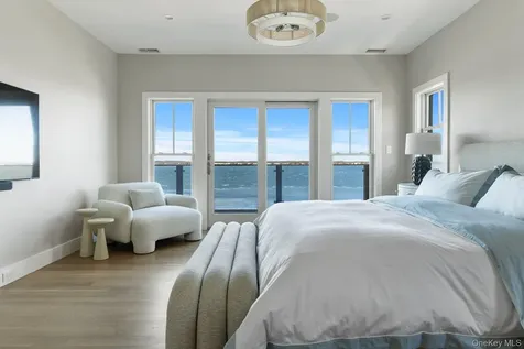 686 Dune Road Westhampton Dunes NY 11978