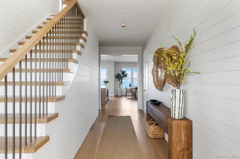 686 Dune Road Westhampton Dunes NY 11978