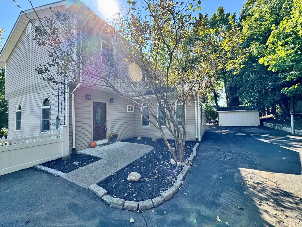 4 Sunrise Lane Pearl River NY 10965