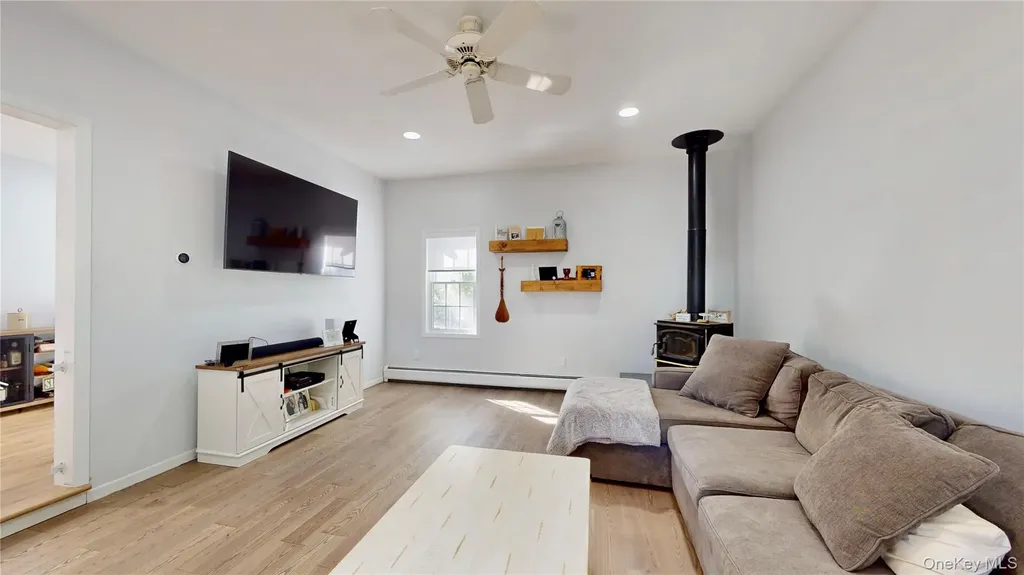 4 Sunrise Lane Pearl River NY 10965
