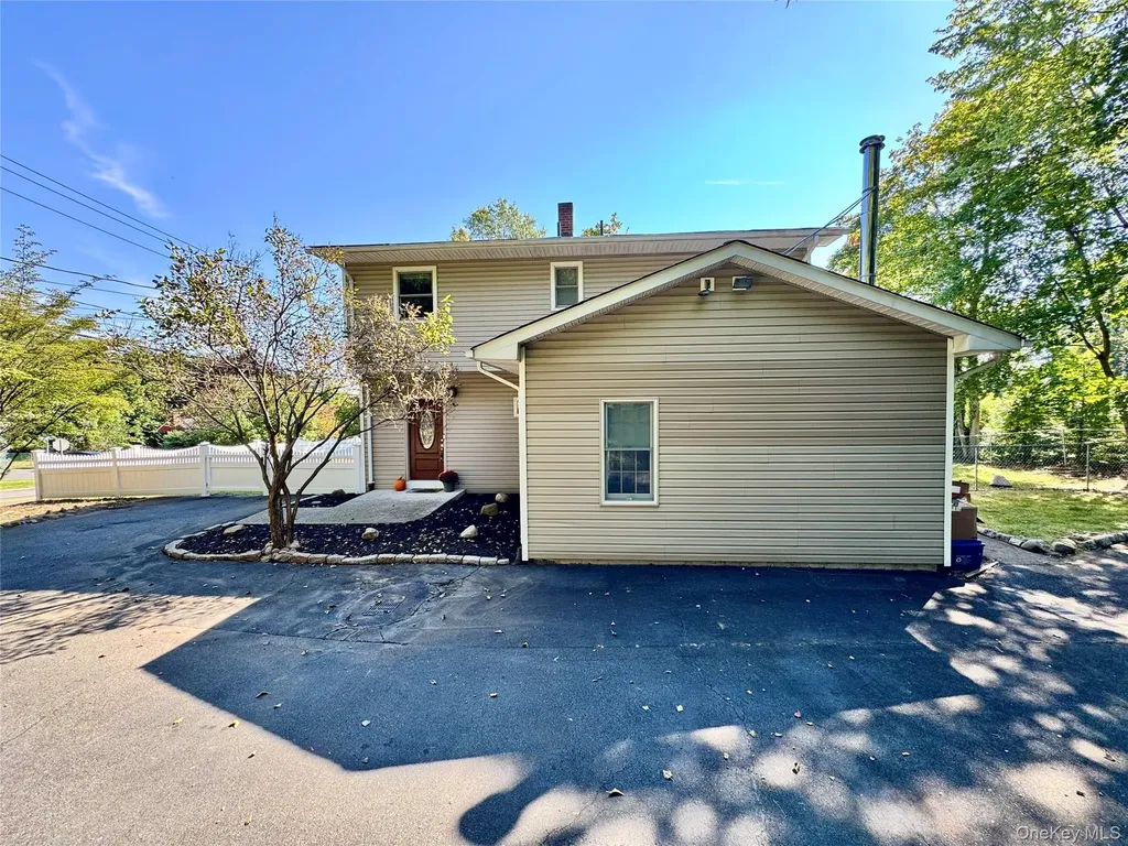 4 Sunrise Lane Pearl River NY 10965