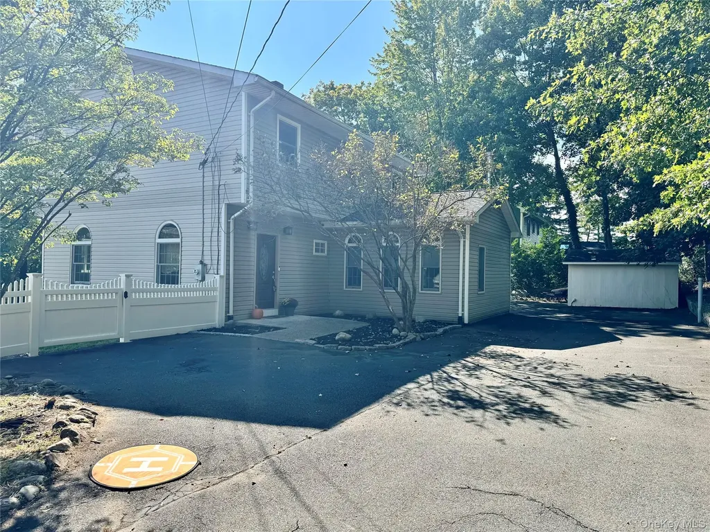 4 Sunrise Lane Pearl River NY 10965