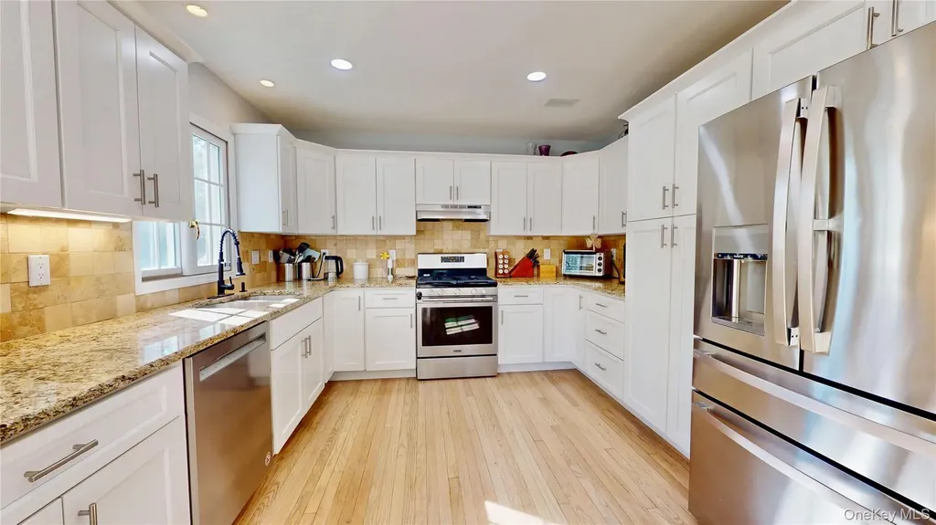4 Sunrise Lane Pearl River NY 10965