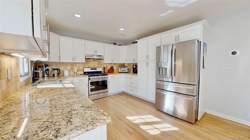 4 Sunrise Lane Pearl River NY 10965