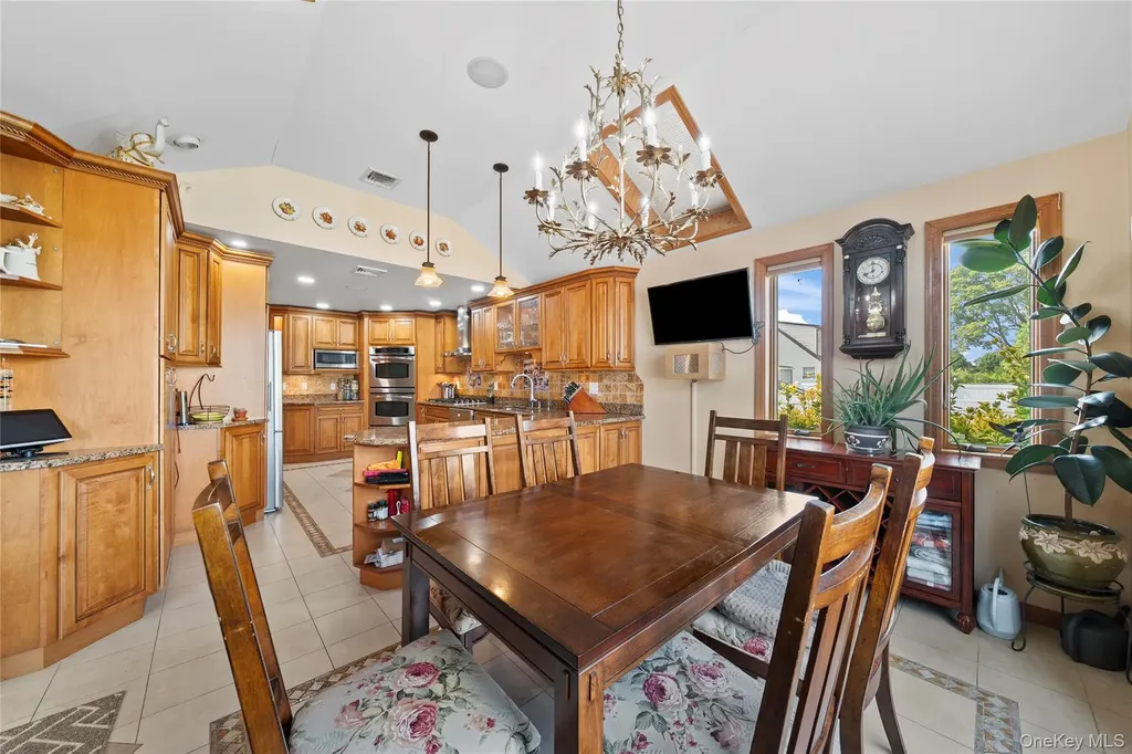 407 17th Street West Babylon NY 11704