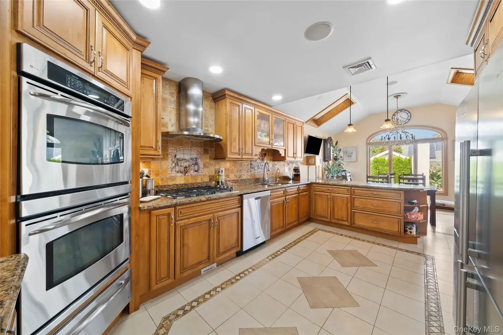 407 17th Street West Babylon NY 11704