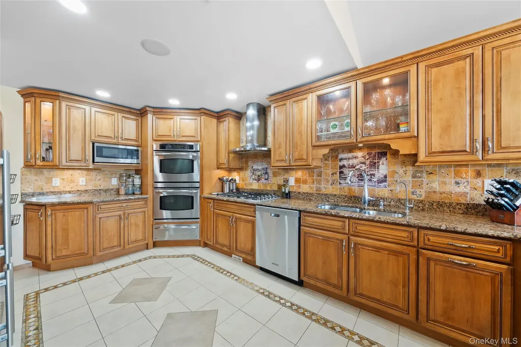 407 17th Street West Babylon NY 11704
