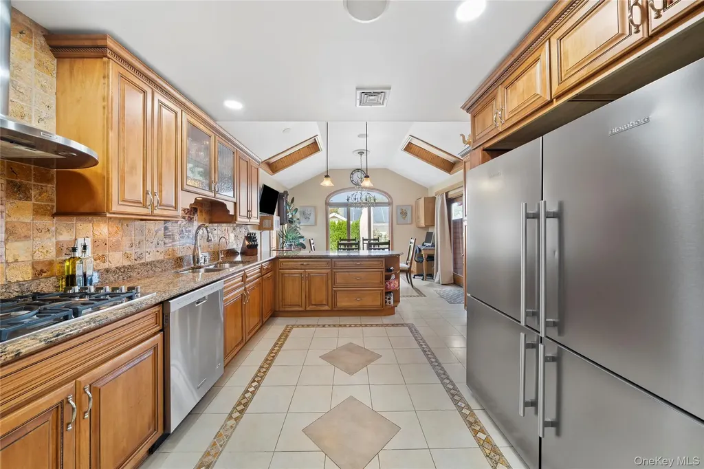 407 17th Street West Babylon NY 11704