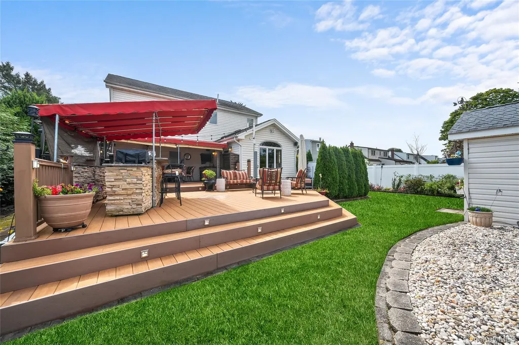 407 17th Street West Babylon NY 11704