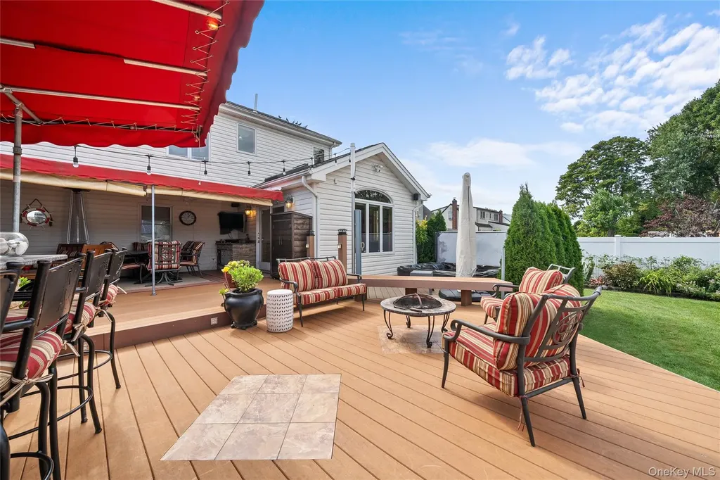 407 17th Street West Babylon NY 11704