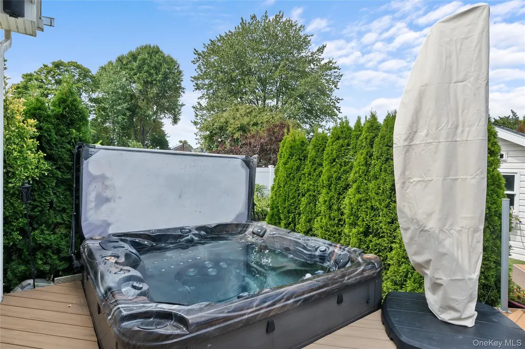 407 17th Street West Babylon NY 11704