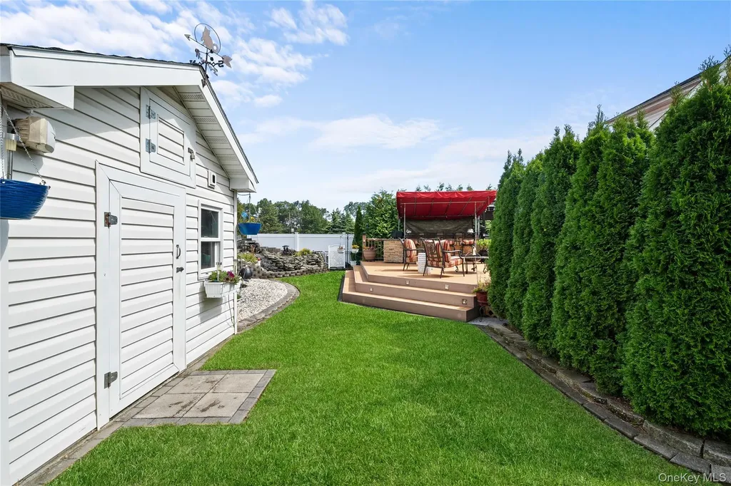 407 17th Street West Babylon NY 11704