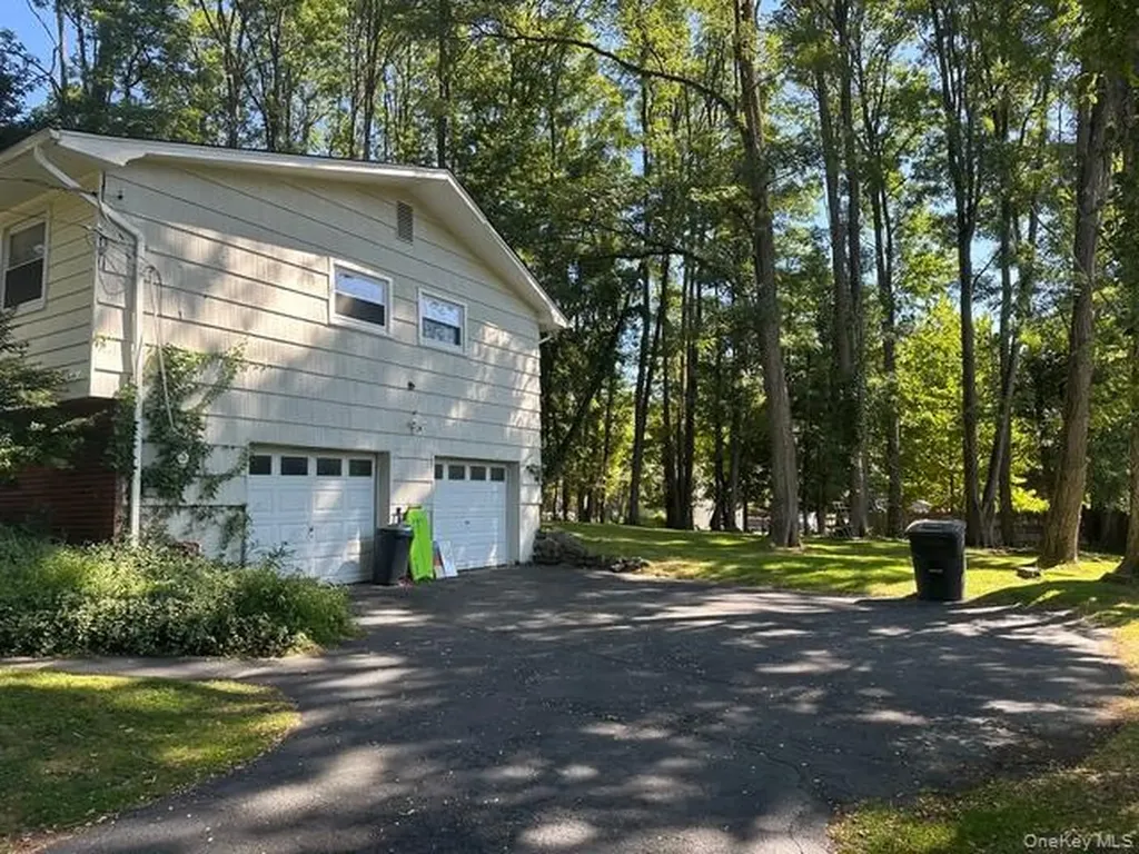 6 Adele Boulevard Spring Valley NY 10977