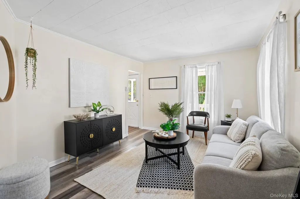 8 Coldenham Road Walden NY 12586
