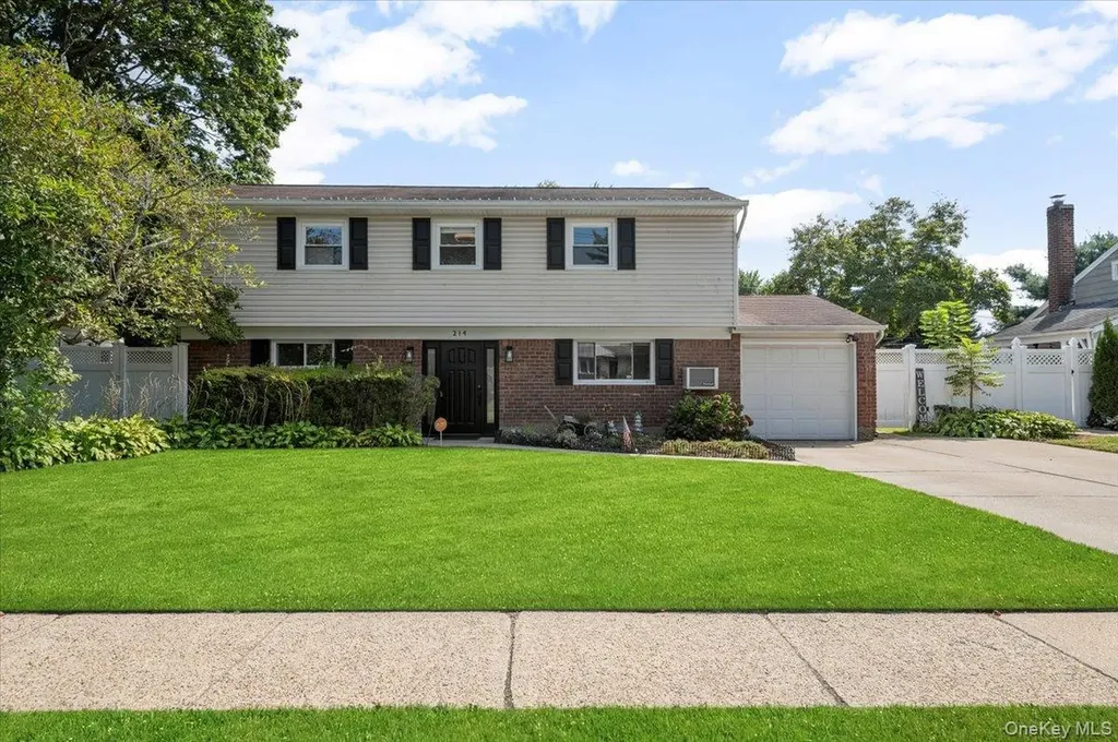 214 Haypath Road Old Bethpage NY 11804