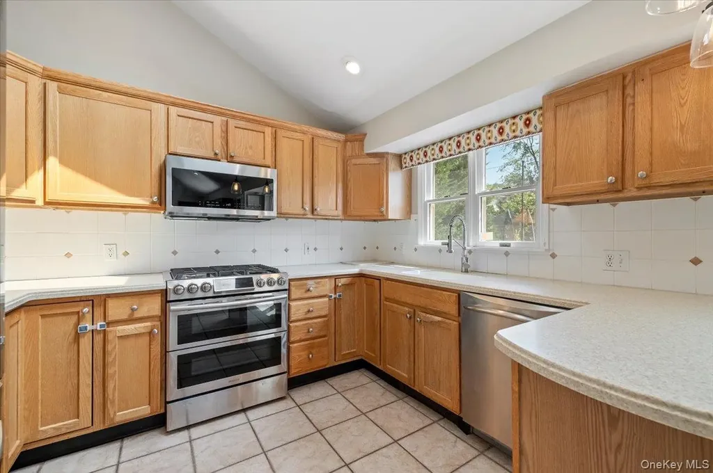 214 Haypath Road Old Bethpage NY 11804