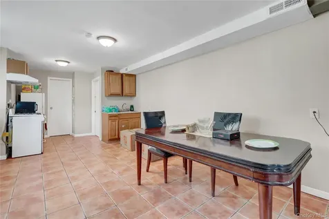 1394 E 3rd Avenue Bay Shore NY 11706