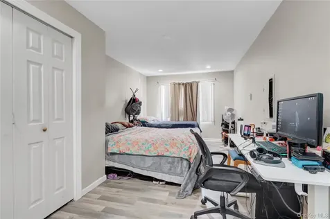 1394 E 3rd Avenue Bay Shore NY 11706