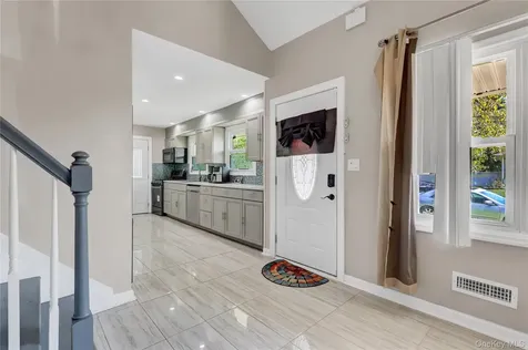 1394 E 3rd Avenue Bay Shore NY 11706