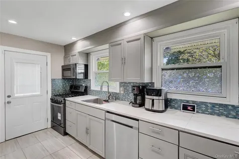 1394 E 3rd Avenue Bay Shore NY 11706