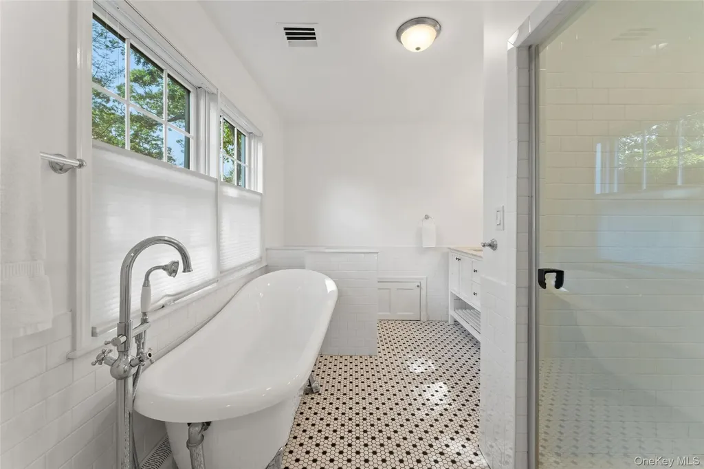 2 Locust Lane Bronxville NY 10708